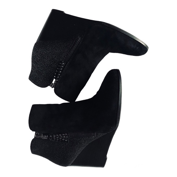 KARL LAGERFELD Black Julita Tassel Wedge Bootie - Picture 5 of 9